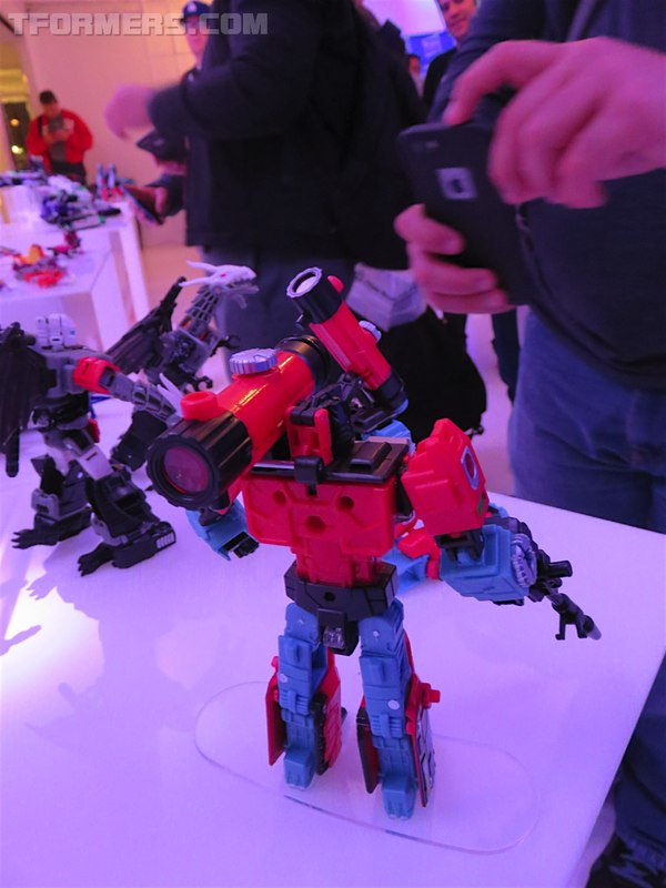 NYCC 2016   First Look At Sixshot, Broadside, Sky Shadow, Perceptor, And More Transformers  (104 of 137)